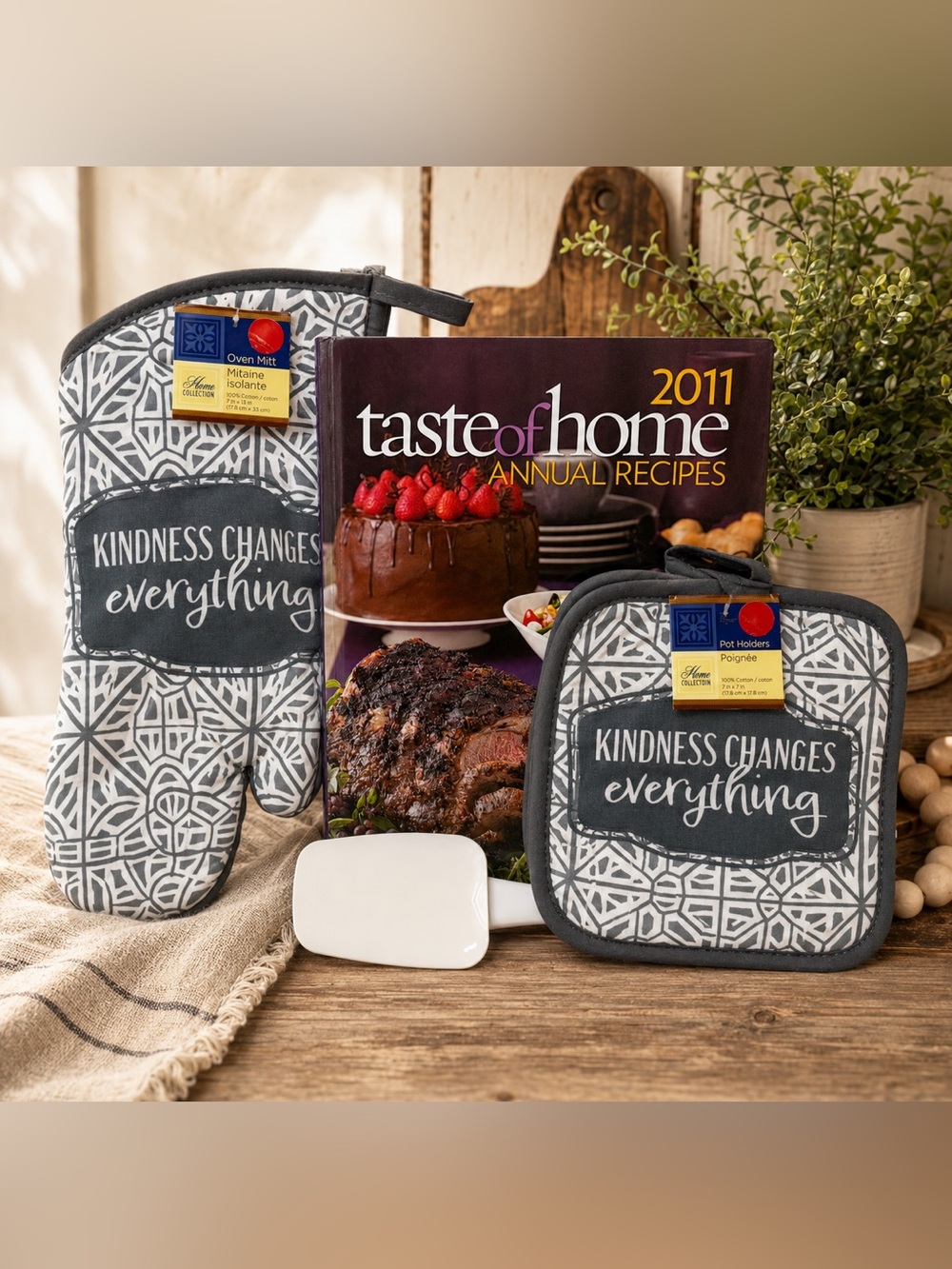 Taste Of Home Cookbook Kitchen Gift Set
